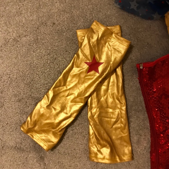 Wonder Woman Costume - Picture 3 of 3